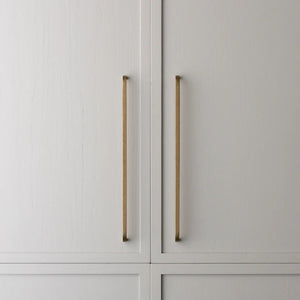 Lo&Co Curve Pull  | Tumbled Brass