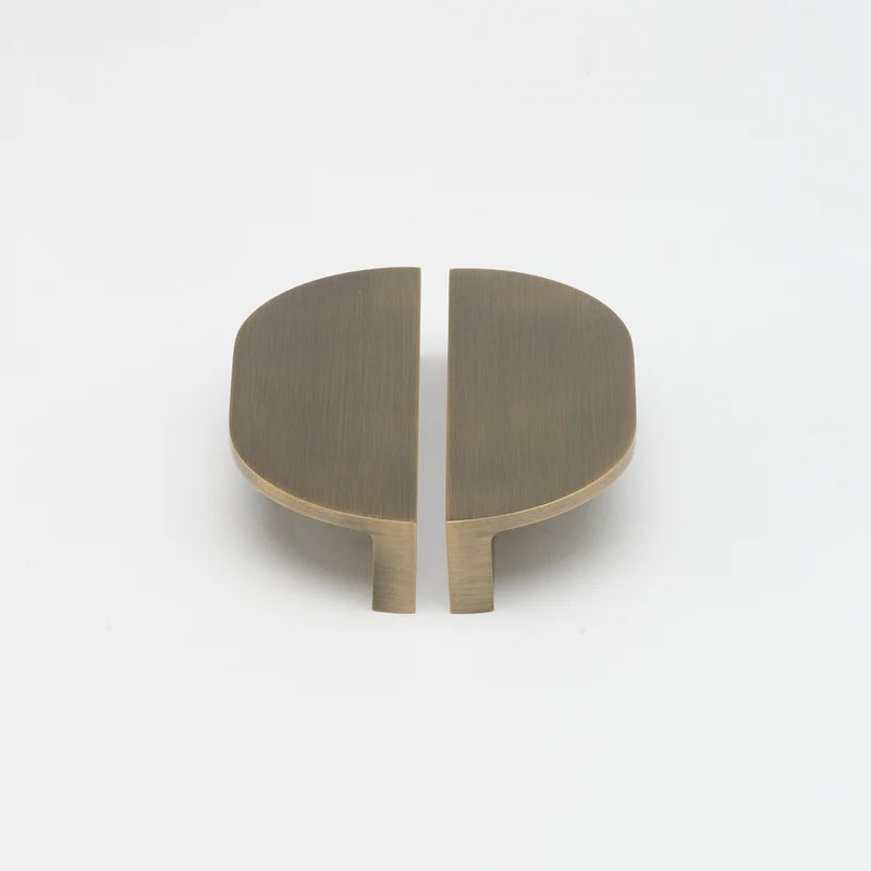 Lo&Co Isla Pull Handle | Aged Brass