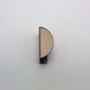 Iver Handles Iver Oska Lip Drawer Pull | Signature Brass | 64mm