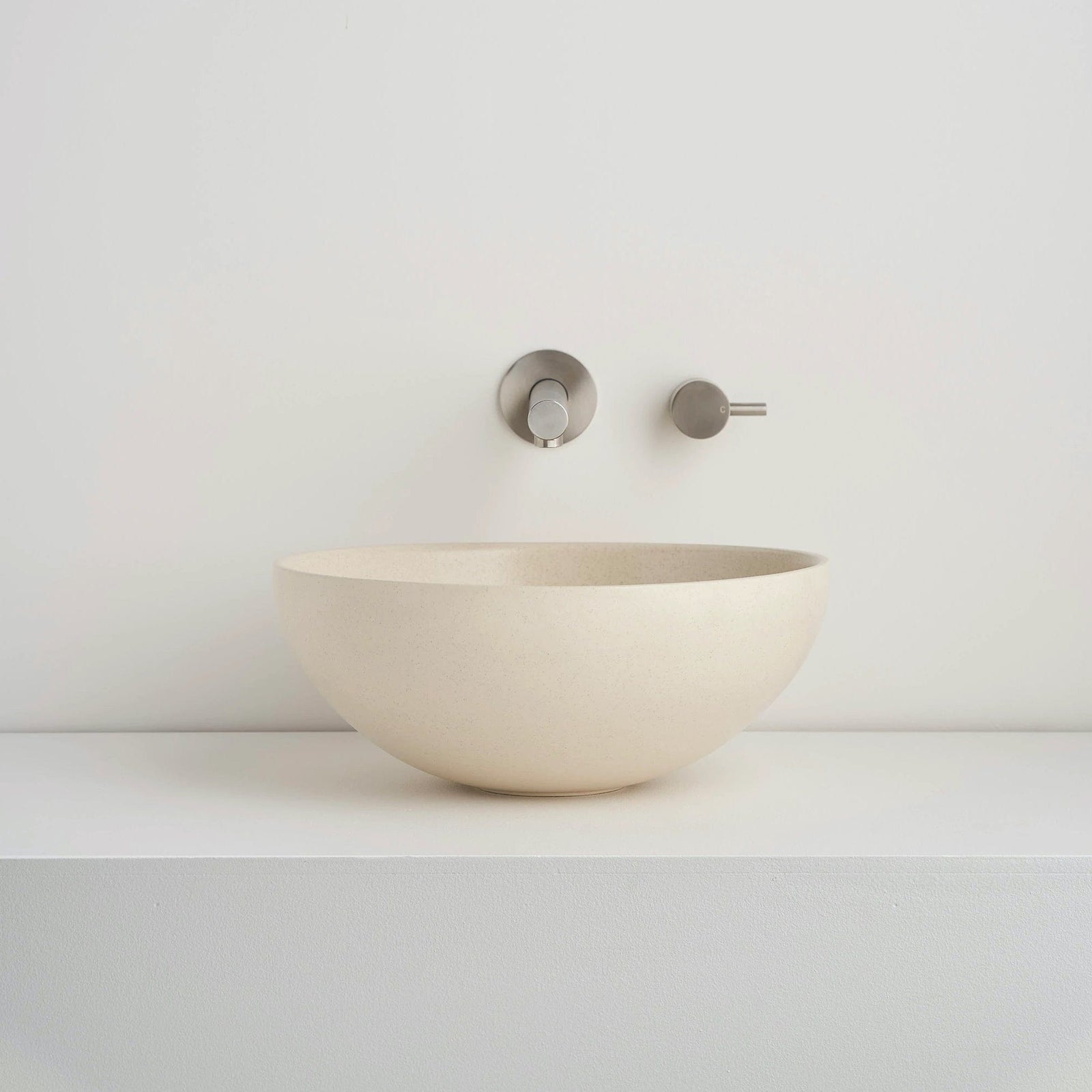 Robert Gordon Basins Robert Gordon Clay 340 Round Vessel Basin | Poppyseed