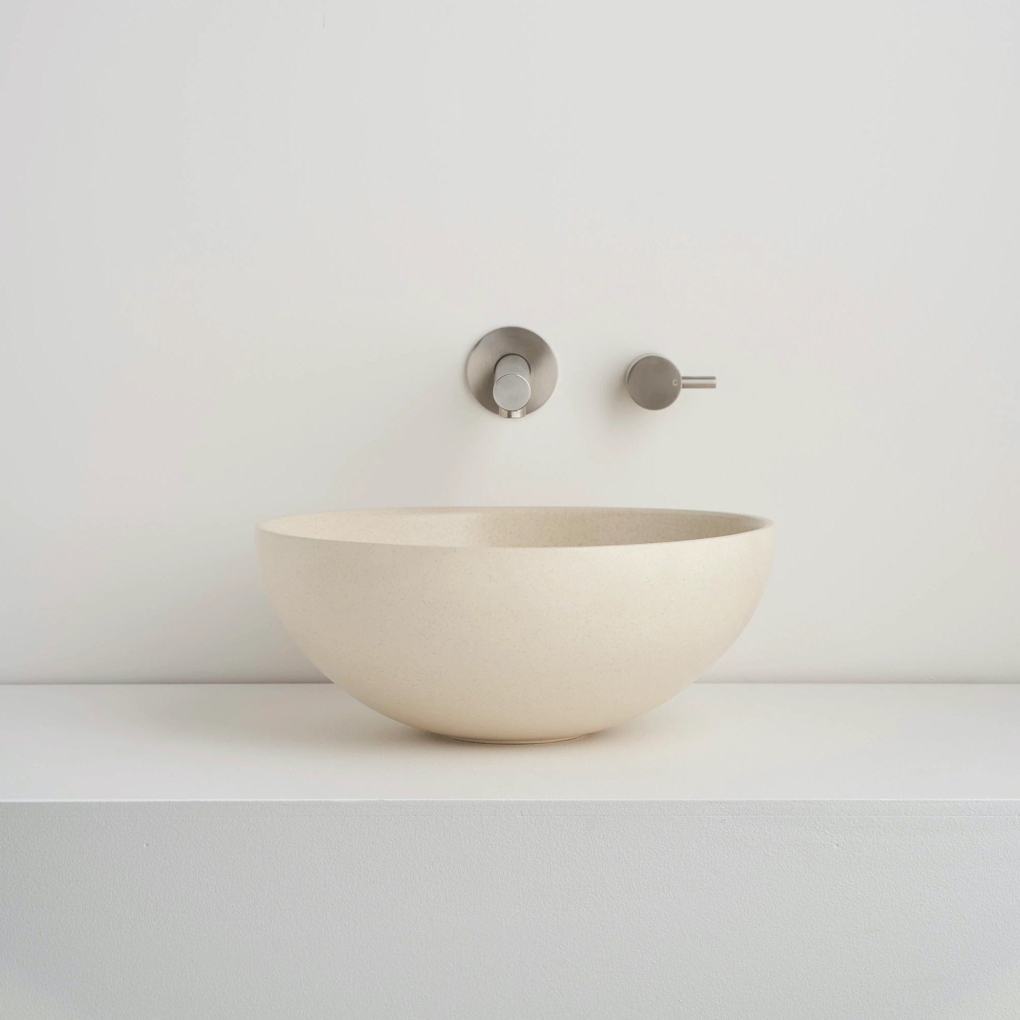 Robert Gordon Basins Robert Gordon Clay 340 Round Vessel Basin | Poppyseed