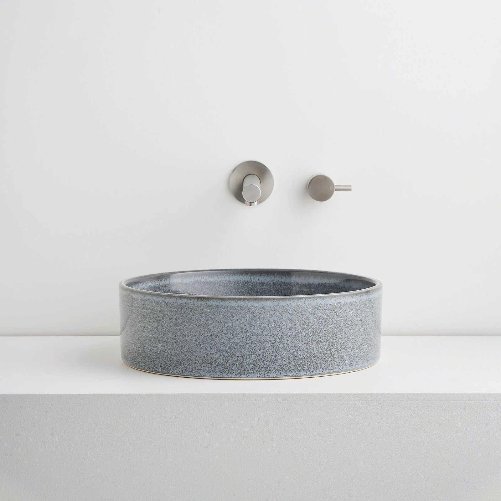 Robert Gordon Basins Robert Gordon Clay 350 Round Vessel Basin | Storm