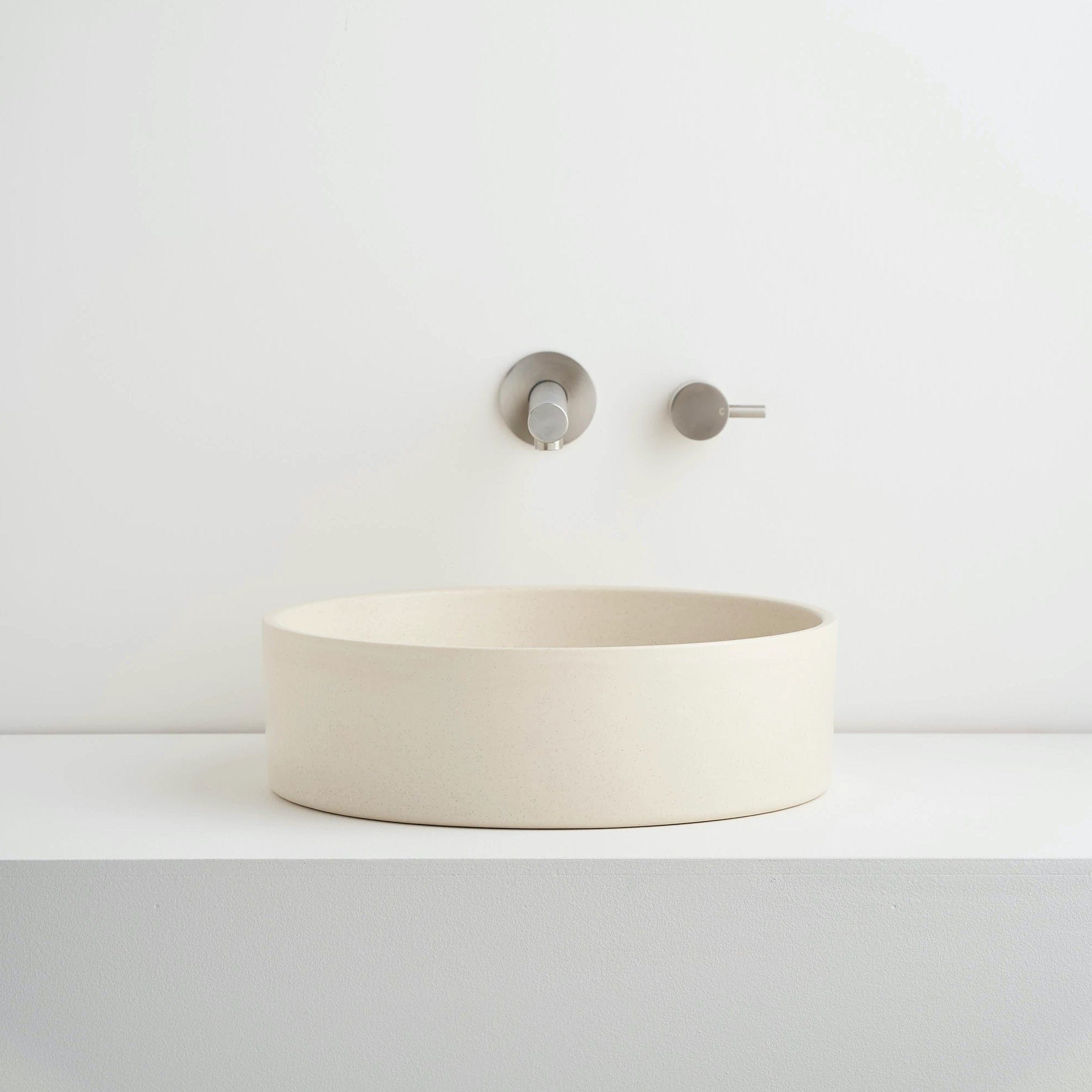 Robert Gordon Basins Robert Gordon Clay 350 Round Vessel Basin | Poppyseed