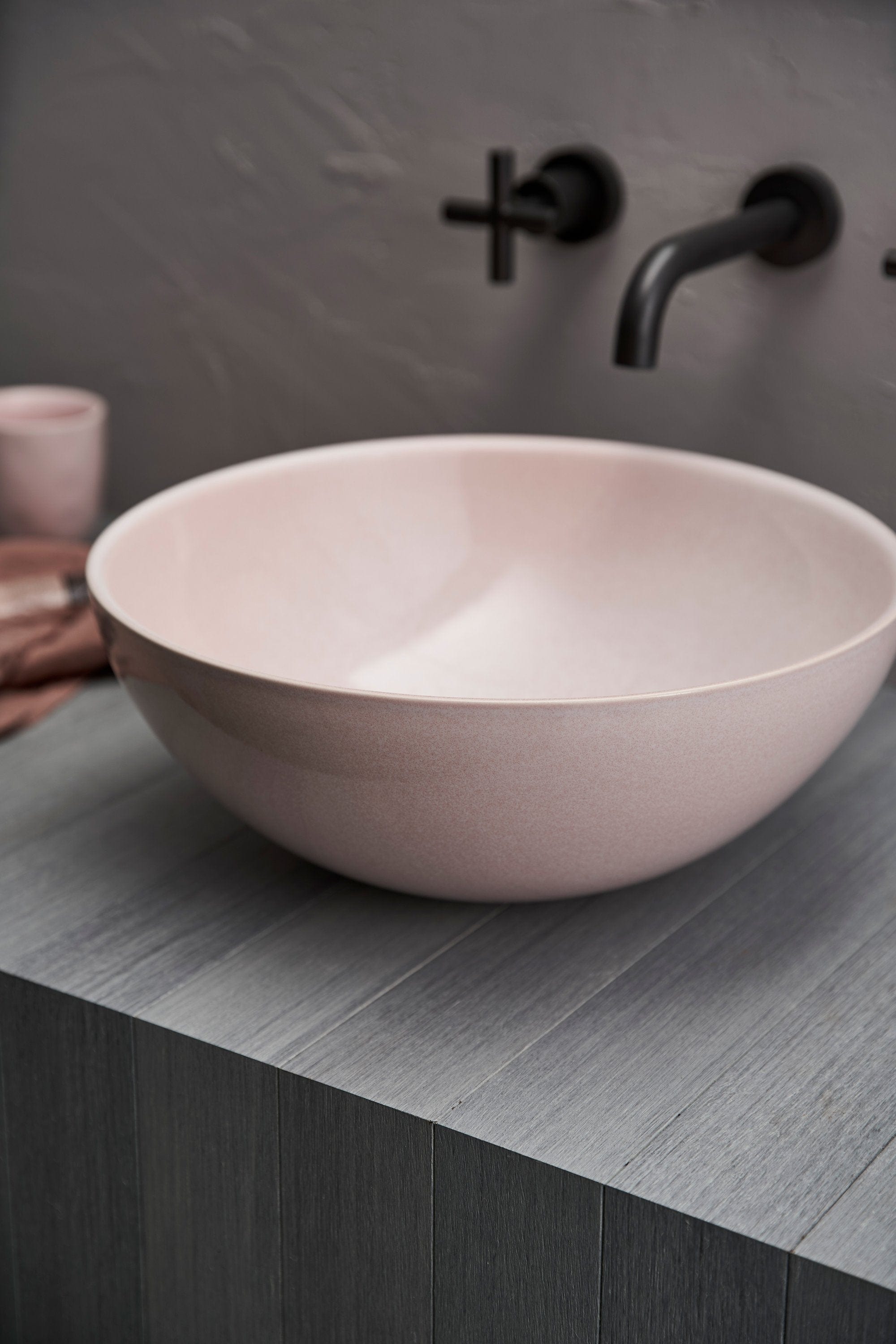 Robert Gordon Basins Robert Gordon Clay 340 Round Vessel Basin | Rose Quartz